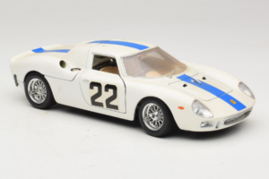 Ferrari 250 LM #22 Fehér 1965 Bburago 1:18 3333-W1 Fém – 6. kép a 8-ből