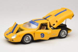 Ferrari 250 LM #9 Sárga 1965 Bburago 1:18 3033-Y1 Fém – 2. kép a 8-ből