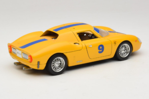 Ferrari 250 LM #9 Sárga 1965 Bburago 1:18 3033-Y1 Fém – 3. kép a 8-ből
