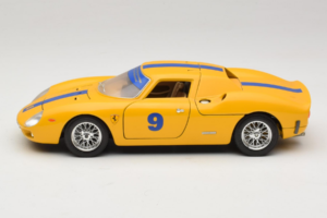 Ferrari 250 LM #9 Sárga 1965 Bburago 1:18 3033-Y1 Fém – 4. kép a 8-ből