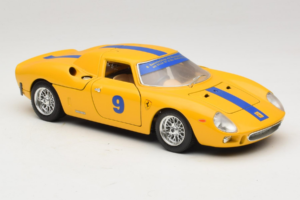 Ferrari 250 LM #9 Sárga 1965 Bburago 1:18 3033-Y1 Fém – 6. kép a 8-ből