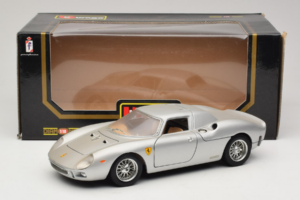 Ferrari 250 LM Ezüst Bburago 1:18 3033-S1 Fém – 8. kép a 8-ből