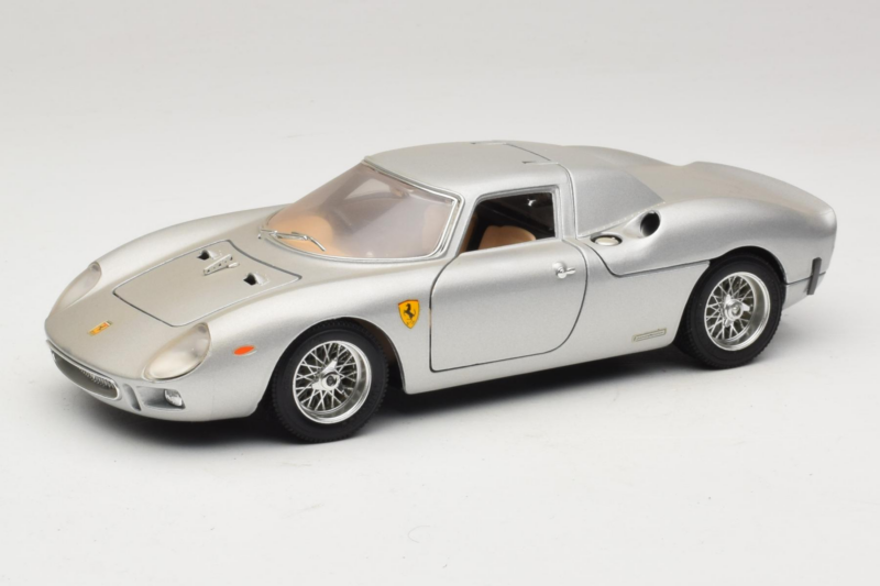 Ferrari 250 LM Ezüst Bburago 1:18 3033-S1 Fém