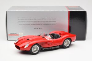 Ferrari 250 Testa Rossa Pontoon Fender Piros CMC 1:18 M-071 Fém – 6. kép a 6-ből