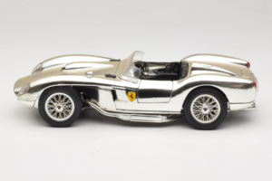 Ferrari 250 Testa Rossa Chrome Ezüst Bburago 1:18 3007-C1 Fém – 4. kép a 8-ből