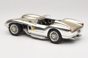 Ferrari 250 Testa Rossa Chrome Ezüst Bburago 1:18 3007-C1 Fém – 7. kép a 8-ből