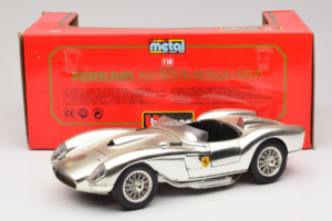 Ferrari 250 Testa Rossa Chrome Ezüst Bburago 1:18 3007-C1 Fém – 8. kép a 8-ből