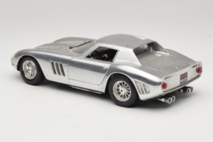 Ferrari 275 GTB Chrome Ezüst Guiloy 1:18 B004 Fém – 7. kép a 8-ből