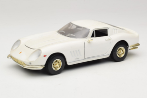 Ferrari 275 GTB/4 Fehér ERTL 1:18 7493 Fém