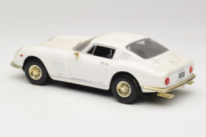 Ferrari 275 GTB/4 Fehér ERTL 1:18 7493 Fém – 7. kép a 8-ből