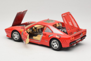 Ferrari 288 GTO #1 Piros 1984 Bburago 1:18 3027-P3 Fém – 5. kép a 8-ből