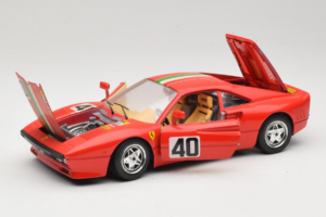 Ferrari 288 GTO #40 Piros Olasz Zászló 1984 Bburago 1:18 3027-P1 Fém – 2. kép a 8-ből