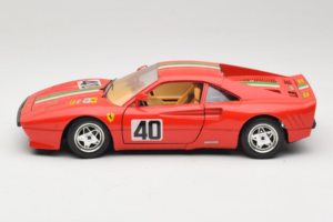 Ferrari 288 GTO #40 Piros Olasz Zászló 1984 Bburago 1:18 3027-P1 Fém – 4. kép a 8-ből