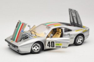 Ferrari 288 GTO #40 Ezüst 1984 Bburago 1:18 3027-S1 Fém – 2. kép a 8-ből