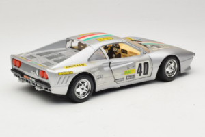 Ferrari 288 GTO #40 Ezüst 1984 Bburago 1:18 3027-S1 Fém – 3. kép a 8-ből