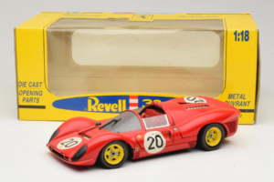 Ferrari 330 P4 #20 Piros 1967 Revell 1:18 48822-P1 Fém – 8. kép a 8-ből