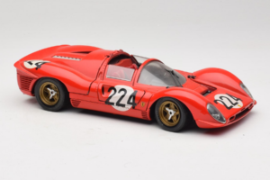 Ferrari 330 P4 #224 Piros 1967 Revell 1:18 48825-P2 Fém – 5. kép a 7-ből