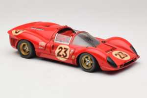 Ferrari 330 P4 #23 L. Bandini / C. Amon 24 Hours of Daytona Winner 1967 Revell 1:18 48833 Fém – 6. kép a 8-ből
