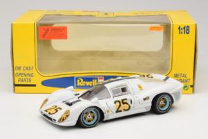 Ferrari 330 P4 #25 Fehér Revell 1:18 48845 Fém – 8. kép a 8-ből