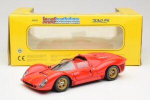 Ferrari 330 P4 Piros 1967 Revell 1:18 48822 Fém – 8. kép a 8-ből