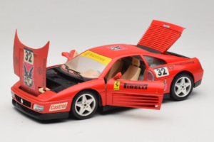Ferrari 348 TB #32 Pirelli Piros 1989 Bburago 1:18 3039-P1 Fém – 2. kép a 8-ből