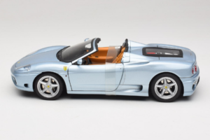 Ferrari 360 Spider Kék The Italian Job Hot Wheels 1:18 P9905 Fém – 3. kép a 6-ből