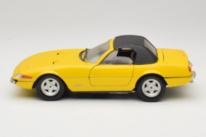 Ferrari 365 GTS/4 Daytona Kabrió Sárga Techno Giodi 1:18 740028 Fém – 4. kép a 8-ből
