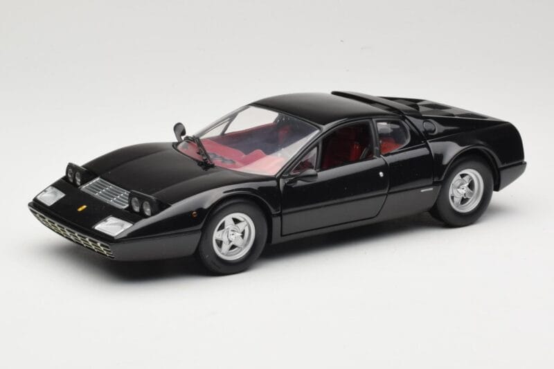 Ferrari 365 GT4/BB Fekete Kyosho 1:18 08173K Fém