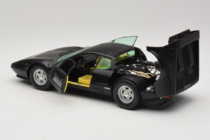 Ferrari 365 GT4 BB Fekete Chrono 1:18 CH002 Fém – 5. kép a 8-ből