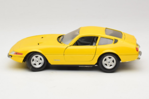 Ferrari 365 GTB/4 Daytona Sárga Techno Giodi 1:18 40011-Y1 Fém – 3. kép a 7-ből