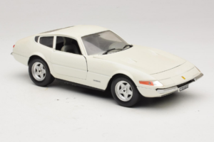 Ferrari 365 GTB/4 Daytona Berlina Fehér Techno Giodi 1:18 74007 Fém – 6. kép a 8-ből
