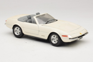 Ferrari 365 GTS/4 Spider Fehér Techno Giodi 1:18 40028 Fém – 6. kép a 8-ből