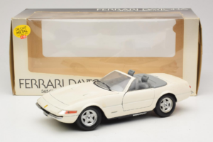 Ferrari 365 GTS/4 Spider Fehér Techno Giodi 1:18 40028 Fém – 8. kép a 8-ből