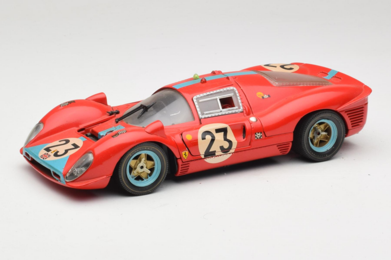Ferrari 412P #23 W. Mairesse / J. Beurlys Le Mans 1967 Piros Revell 1:18 48826 Fém
