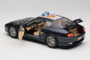 Ferrari 456 GT Carabinieri Fekete Bburago 1:18 3036-B3 Fém – 5. kép a 8-ből