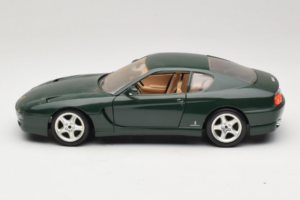 Ferrari 456 GT Sötétzöld Bburago 1:18 3046-GR1 Fém – 4. kép a 8-ből