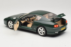 Ferrari 456 GT Sötétzöld Bburago 1:18 3046-GR1 Fém – 5. kép a 8-ből