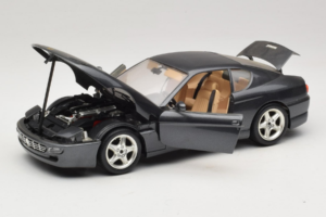 Ferrari 456 GT Szürke Metallic Bburago 1:18 3036-G1 Fém – 2. kép a 8-ből