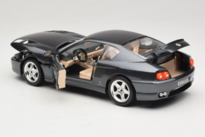 Ferrari 456 GT Szürke Metallic Különleges Fényezés Bburago 1:18 3036D Fém – 5. kép a 8-ből