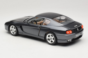 Ferrari 456 GT Szürke Metallic Különleges Fényezés Bburago 1:18 3036D Fém – 7. kép a 8-ből