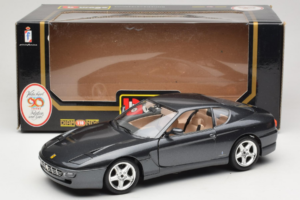 Ferrari 456 GT Szürke Metallic Különleges Fényezés Bburago 1:18 3036D Fém – 8. kép a 8-ből