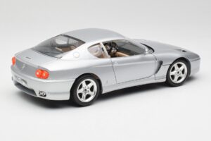 Ferrari 456 GT Ezüst Bburago 1:18 3036-M2 Fém – 3. kép a 8-ből