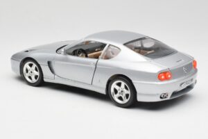 Ferrari 456 GT Ezüst Bburago 1:18 3036-M2 Fém – 7. kép a 8-ből