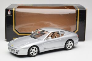 Ferrari 456 GT Ezüst Bburago 1:18 3036-M2 Fém – 8. kép a 8-ből
