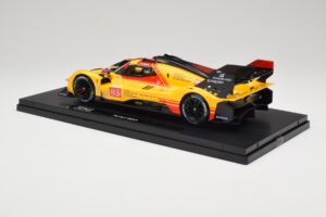 Ferrari 499P Hypercar AF Corse #83 R. Kubica / Y. Ye / R. Shwartzman 24 Hours of Le Mans 2024 Bburago 1:18 18-16313-83-VET Fé – 7. kép a 9-ből