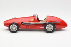 Ferrari 500 F2 #1 A. Ascari F1 Double World Champion 1952-1953 CMC 1:18 M-056 Fém – 3. kép a 6-ből