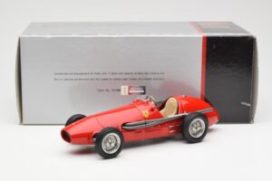 Ferrari 500 F2 #1 A. Ascari F1 Double World Champion 1952-1953 CMC 1:18 M-056 Fém – 6. kép a 6-ből