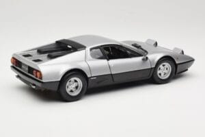Ferrari 512BB Ezüst Kyosho 1:18 08171S Fém – 3. kép a 8-ből