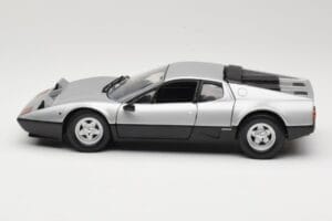 Ferrari 512BB Ezüst Kyosho 1:18 08171S Fém – 4. kép a 8-ből
