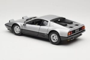 Ferrari 512BB Ezüst Kyosho 1:18 08171S Fém – 7. kép a 8-ből